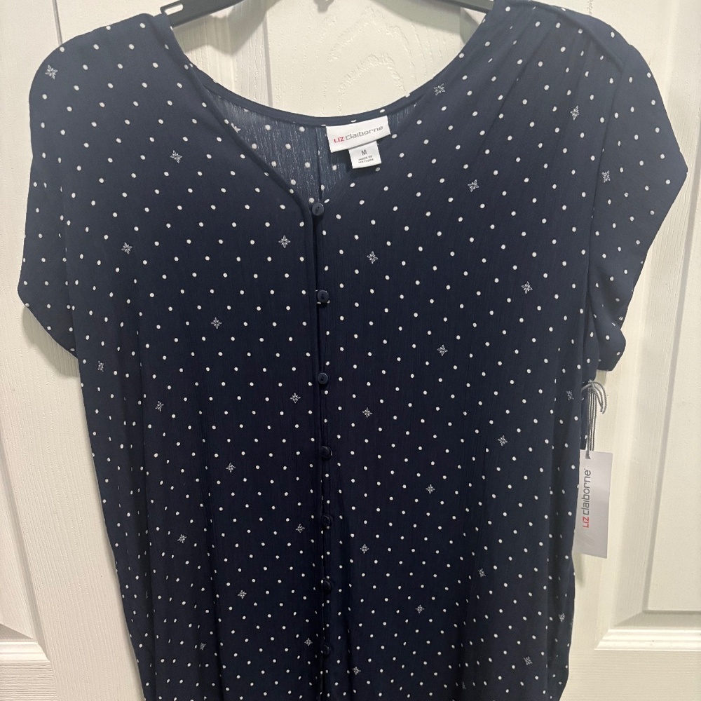 WOMEN'S LIZ CLAIBORNE S/S TUNIC TOP. Med. Navy printed. New w/tags.